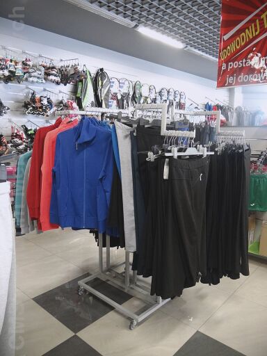 Sklep odzieżowy 2/3