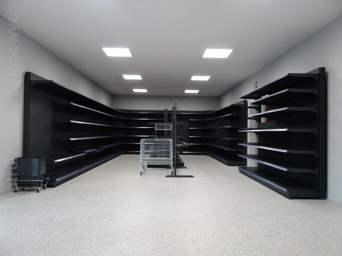 Wyposażenie sklepu wielobranżowego w Okrzei 